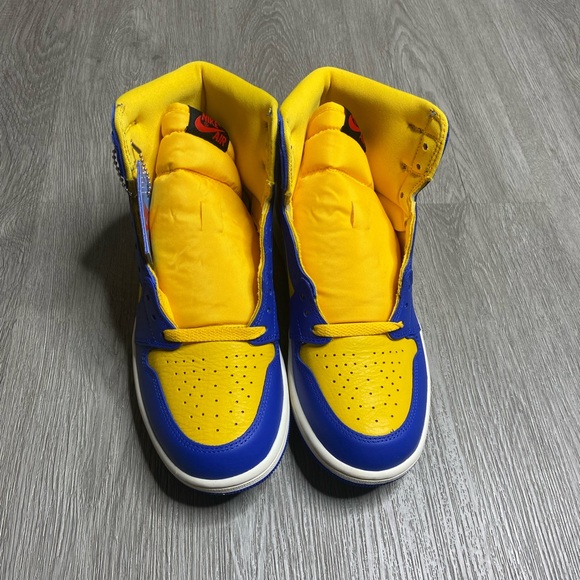 Air Jordan 1 Retro Hi OG Reverse Laney Women’s Shoe Size 9.5 Blue NWT - Picture 2 of 8